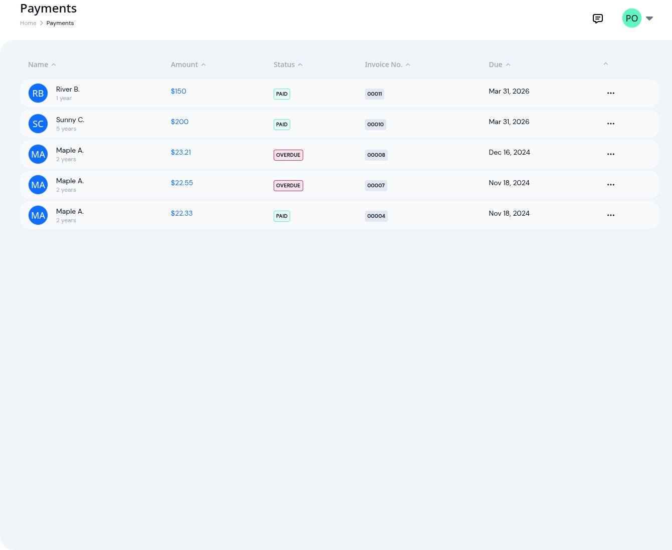KidzLog invoice list showing paid and overdue status badges with correct amounts